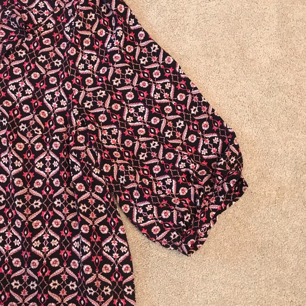 Liz Claiborne V Neck Floral Blouse Size 3X Ruffle Neckline Easy Care Office - Picture 5 of 9